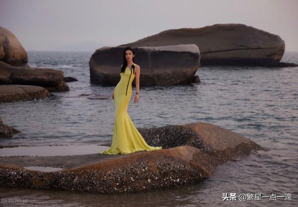 李冰冰黃色斜肩魚尾裙優雅浪漫 憂鬱的眼神讓人心生憐惜