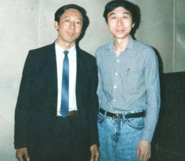 娶了初戀，幾十年無緋聞的6位男星，真的很不容易