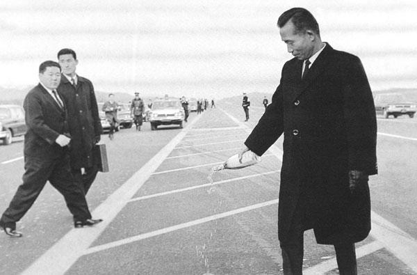 從落後到富強：韓國總統、將軍、財閥，經歷了怎樣的朝鮮戰爭？