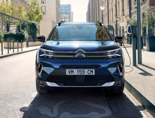 新款雪鐵龍天逸C5海外版官圖，換裝新前臉，按鍵換擋+懸浮式大屏