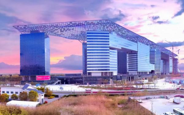 中國“東方芯港”專案落地！國產晶片加速發展，中國芯逆風翻盤