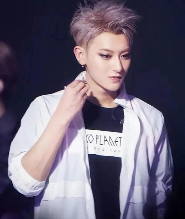 頂級男神黃子韜，帥成漫畫裡的人物