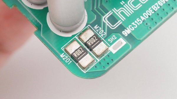 用料豪華，有錢果真可以為所欲為，微軟Xbox Series X主機電源拆解