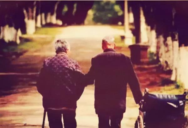 當父母對子女越來越涼薄，他們是真的老了