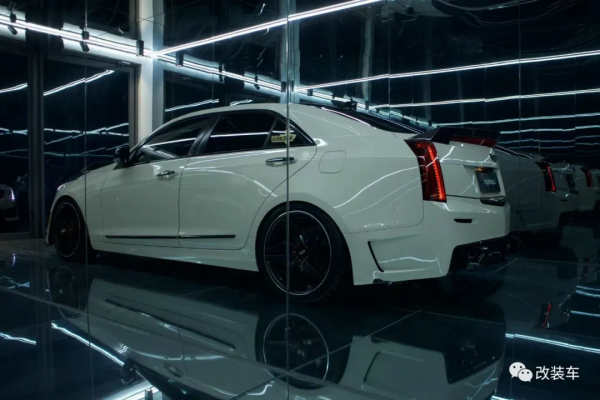 輪上310匹馬力的凱迪拉克ATS-L,偏時崩壞了四套排氣和一顆渦輪? 輪上310匹馬力的凱迪拉克ATS-L,偏時崩壞了四套排氣和一顆渦輪?