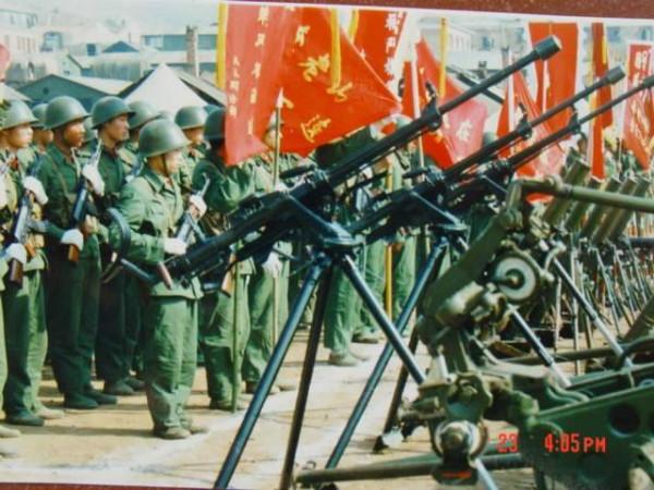 對越自衛反擊戰珍貴老照片：令人熱血沸騰的誓師大會