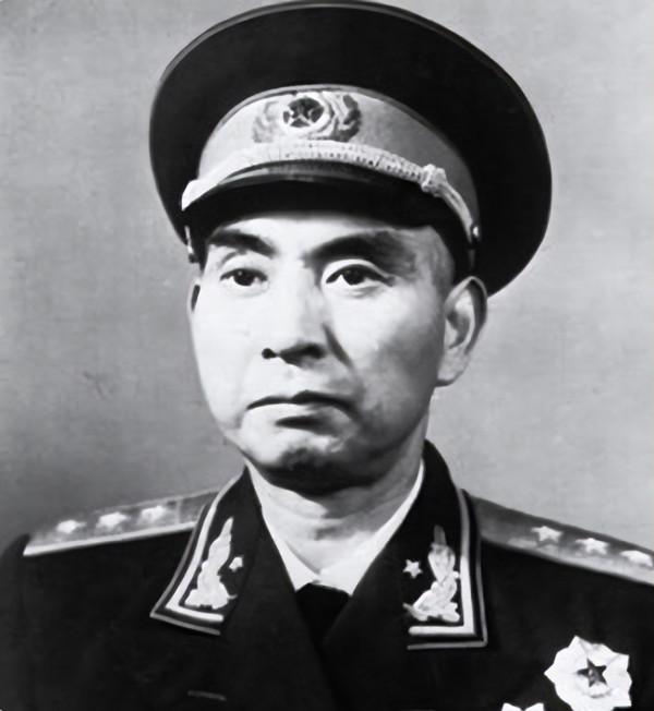 87年鄧小平指著劉華清和洪學智，問一邊的楊尚昆：他們命令下了沒