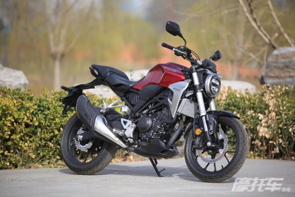 中杯“咖啡”嘗一下,實拍解析Honda CB300R 中杯“咖啡”嘗一下,實拍解析Honda CB300R