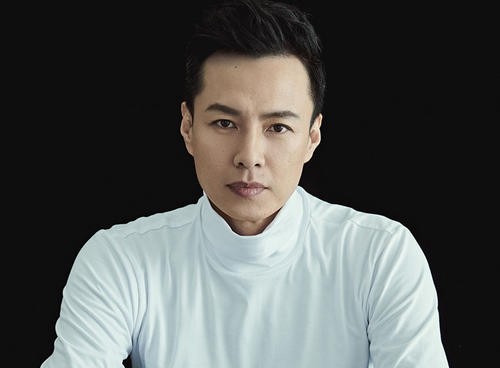 演員朱鐵：把普通妻子當成寶，用孝心托起母親晚年