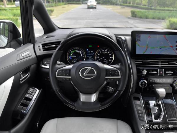 MPV天花板竟然手動天窗，坐姿舒適，實拍雷克薩斯LM