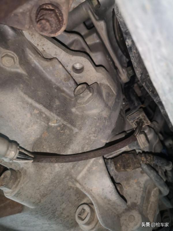 全新雅閣沒有2.0T,扭頭花14萬買輛二手的,驗車師:3.0排量少見 全新雅閣沒有2.0T,扭頭花14萬買輛二手的,驗車師:3.0排量少見