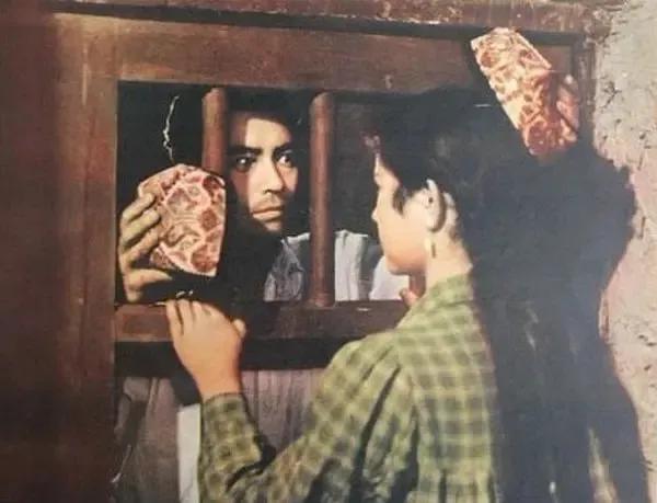 老電影（0472）《遠方星火》新疆電影製片廠（1961）電影劇照欣賞