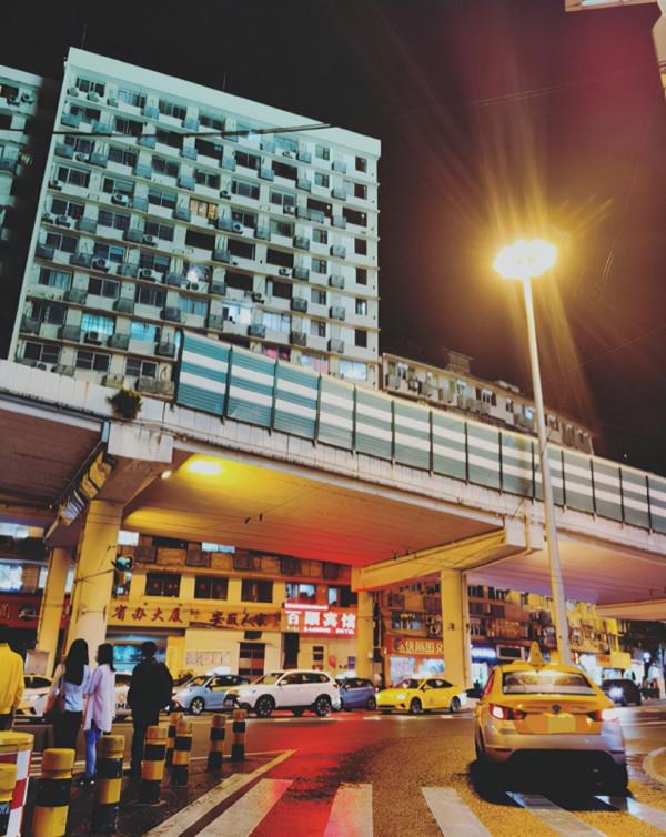 34歲河南小哥辭了公務員,一個人到重慶跑滴滴,我卻莫名有點羨慕 34歲河南小哥辭了公務員,一個人到重慶跑滴滴,我卻莫名有點羨慕