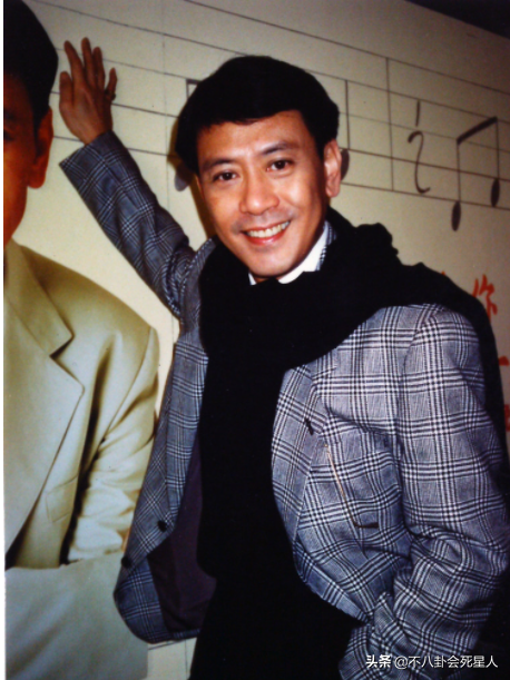 癱瘓靠救濟，老來得子，定居國外，9位香港歌壇天王命運大不同