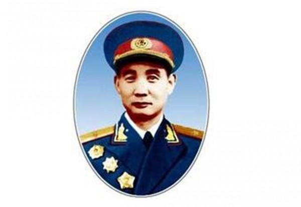 百萬大裁軍,很多部隊不服氣!主刀人何正文:先裁掉自己4個兒女 百萬大裁軍,很多部隊不服氣!主刀人何正文:先裁掉自己4個兒女