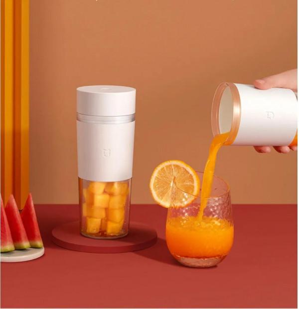 米家隨行便攜榨汁杯，現喝現榨僅需35秒
