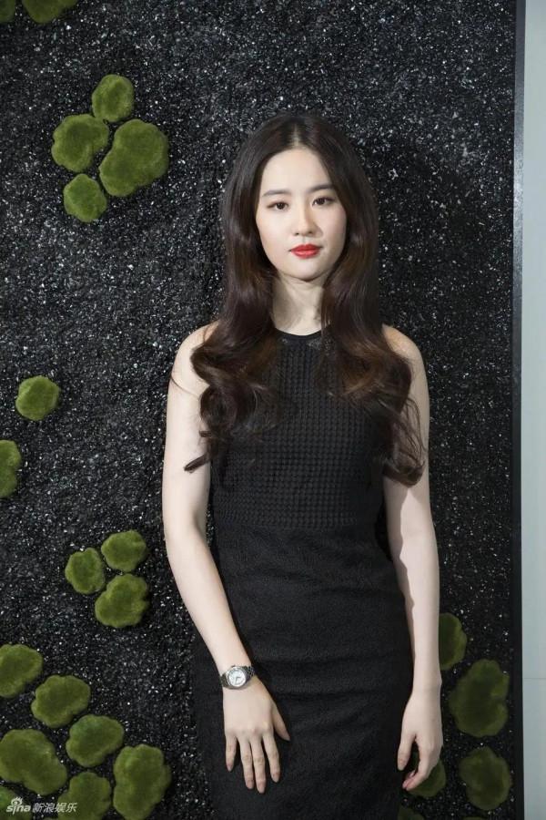 神仙劉亦菲變阿姨了