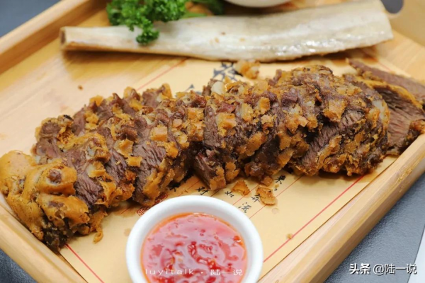 春節來客人，這樣請客很有面子，龍蝦鮑魚螃蟹都有，不到2000元