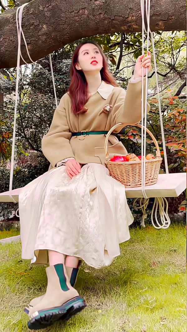 劉詩詩愜意好時光超溫柔美照 劉詩詩愜意好時光超溫柔美照