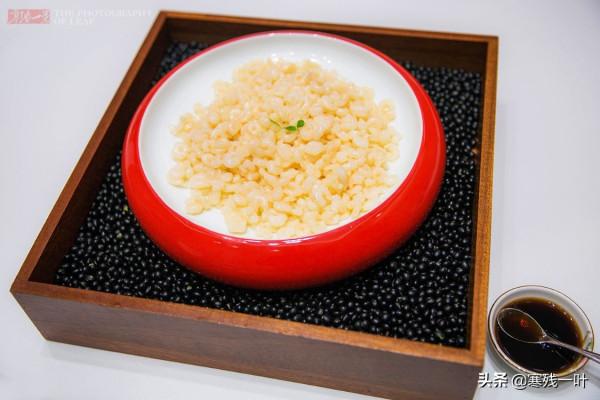 蘇州朋友五星酒店請吃飯,上一條魚竟沒去魚鱗,服務員:正常吃法 蘇州朋友五星酒店請吃飯,上一條魚竟沒去魚鱗,服務員:正常吃法