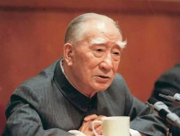 1954年，新的國務院為啥有10位副總理？看了名單你就知道了