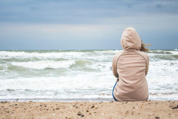 隔壁的陳伯伯去世了,凌晨三點,我卻聽到了李媽媽的一陣狂笑 隔壁的陳伯伯去世了,凌晨三點,我卻聽到了李媽媽的一陣狂笑