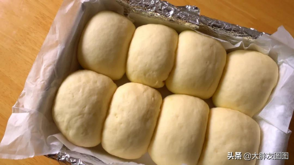 揭秘！奶黃包的家常做法，爆漿流心，軟到捏不住