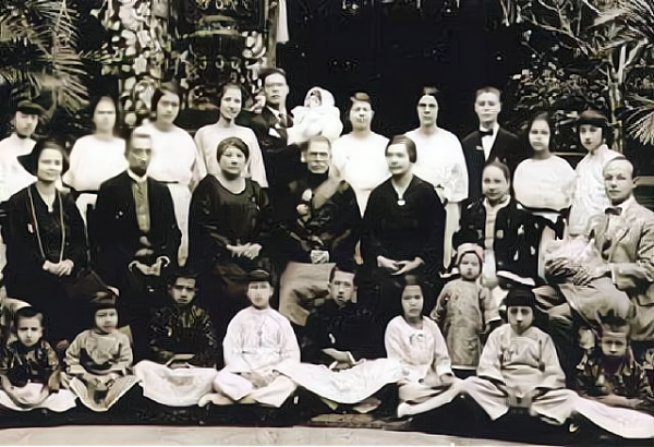 何世禮：何鴻燊之叔，李小龍之舅，早年征戰疆場，被授予上將軍銜