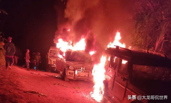 印軍射殺平民死亡人數增加,當地宵禁,還切斷移動網際網路簡訊服務 印軍射殺平民死亡人數增加,當地宵禁,還切斷移動網際網路簡訊服務