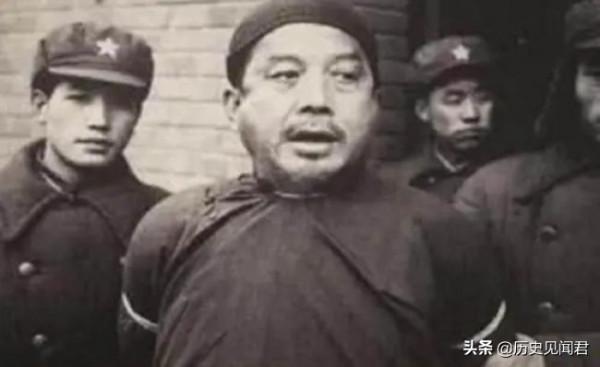 大漢奸給日寇捐40架飛機，曾受天皇接見，日本投降之後不逃跑