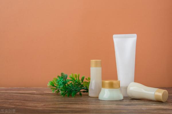 女人洗完澡後,多注意這4點能緩解衰老,讓你面板保持年輕水潤 女人洗完澡後,多注意這4點能緩解衰老,讓你面板保持年輕水潤