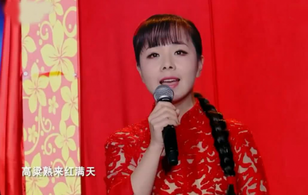 從央視的破例，到半夜“抱怨帶娃”，午夜夢迴時王二妮有後悔嗎？