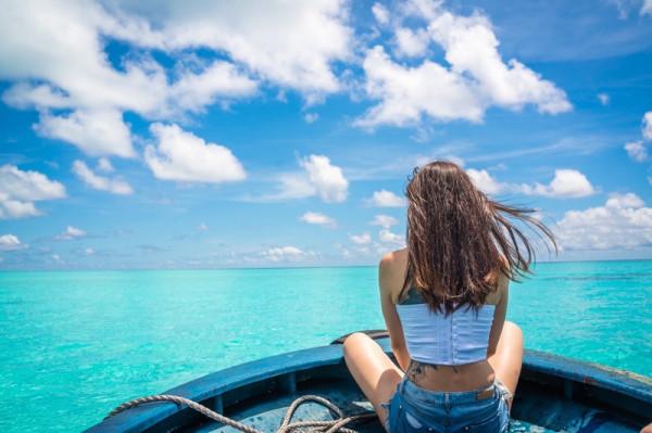 西沙群島未經開發的絕美海域，擁有七色玻璃海，僅對中國公民開放