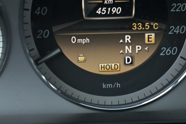 苦等兩年,終得六缸自吸賓士E300L,9年只跑4.5萬公里 苦等兩年,終得六缸自吸賓士E300L,9年只跑4.5萬公里