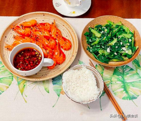 一個人吃飯也不將就,一週午餐不重樣,曬圈火了,網友:善待自己 一個人吃飯也不將就,一週午餐不重樣,曬圈火了,網友:善待自己