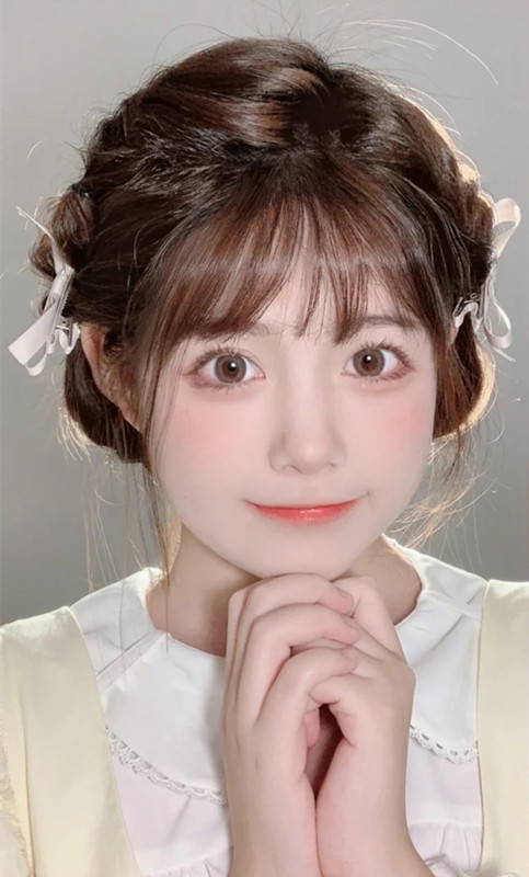 2021年這6種“扎發”火了，圓臉方臉都適合，別傻傻散著頭髮了