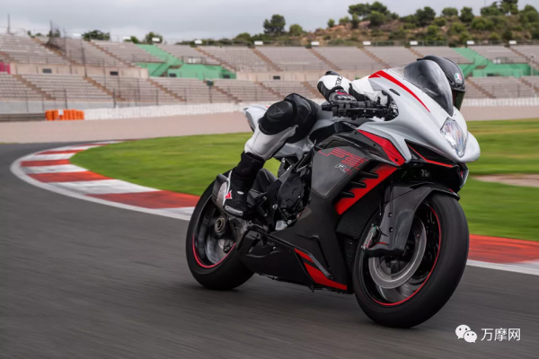 2022款 MV AGUSTA F3 RR 這次玩起了定風翼