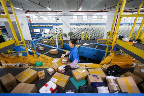 退換貨“江湖”起風：抱上電商大腿，順豐、百度為何打出0元牌