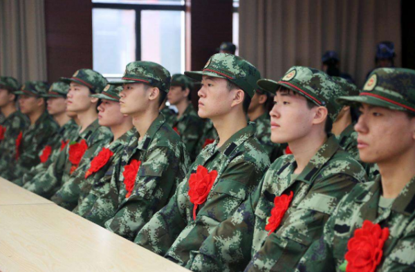 2022年徵兵開啟，兩徵兩退模式滿足需求，但這些大學生無法入伍