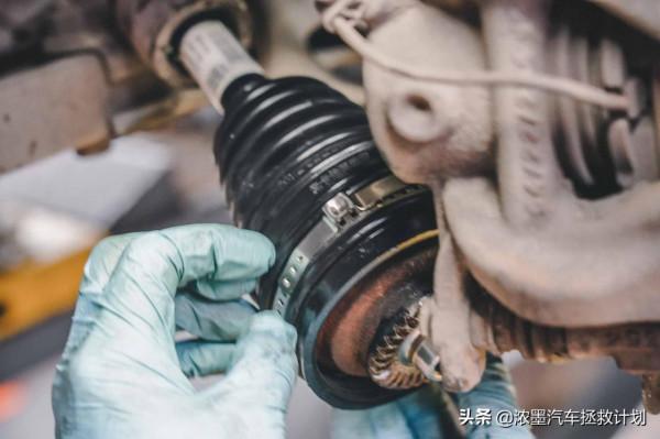 「奇怪の風」修復一臺行駛異響漏風的豐田皇冠，守護經典再次動人