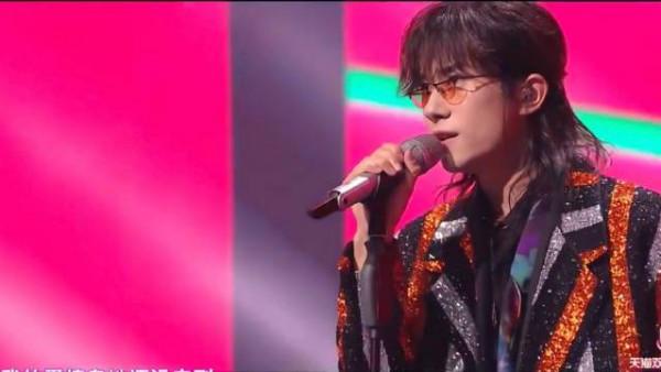 雙11晚會眾星造型：楊丞琳翻車，易烊千璽成大叔，金晨美豔十足