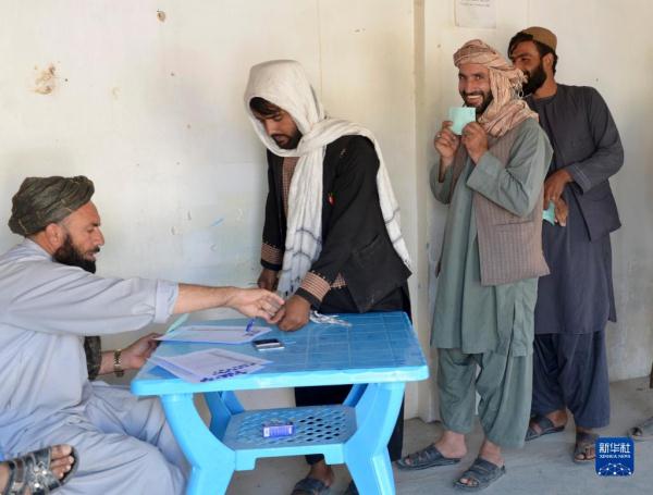 阿富汗:領取糧食 阿富汗:領取糧食