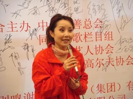 著名歌唱家胡月：嫁給陸劍民，造病歷騙父親，父親去世後泣不成聲