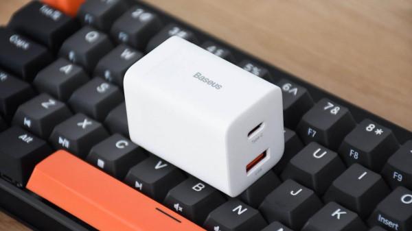 倍思Super Si Pro 30W快充充電器：蘋果充電最佳伴侶