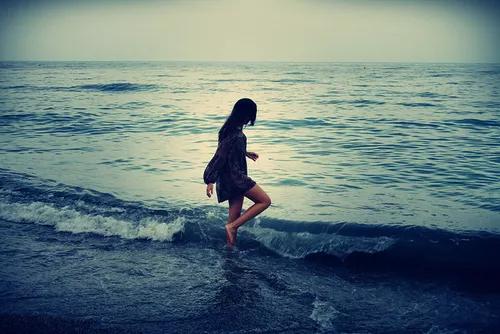 自從那件事之後，我的生活就徹底安靜下來，開始慢慢換了一種性格