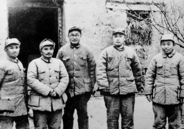 四大野戰軍統帥，彭德懷統領的兵力最少，為何地位卻最高？