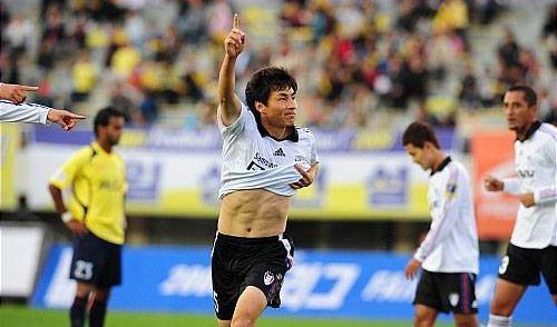 李瑋峰影片連線謝暉:青年球員水平太差,贊助商花錢也送不出去 李瑋峰影片連線謝暉:青年球員水平太差,贊助商花錢也送不出去