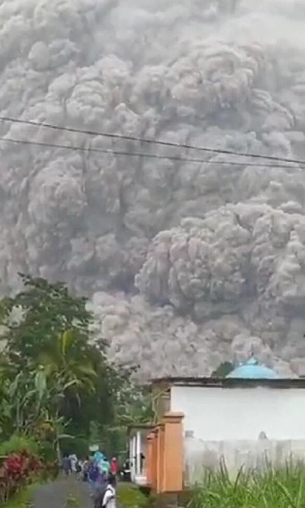 38張圖看奇妙世界,美國女穿出驚人解剖風,烏克蘭紅綠燈令人羨慕 38張圖看奇妙世界,美國女穿出驚人解剖風,烏克蘭紅綠燈令人羨慕