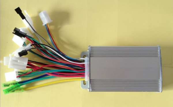 買電動車選雅迪、愛瑪這些大品牌?沒這必要,買車先看“四大件” 買電動車選雅迪、愛瑪這些大品牌?沒這必要,買車先看“四大件”