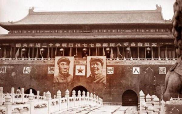 天安門上的毛主席頭像會掛多久？早在1980年，鄧小平便給出了回答